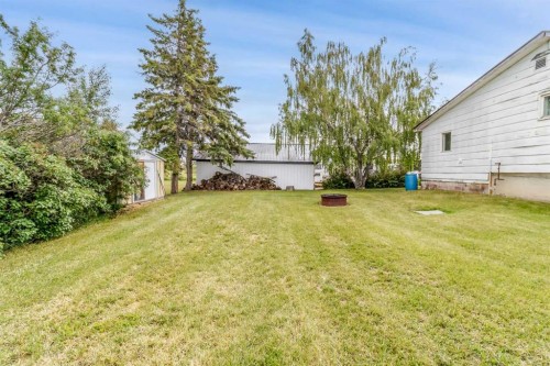 24 Main Street, Ardley, AB - Outdoor