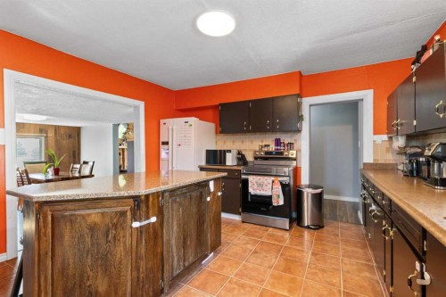 24 Main Street, Ardley, AB - Indoor Photo Showing Kitchen