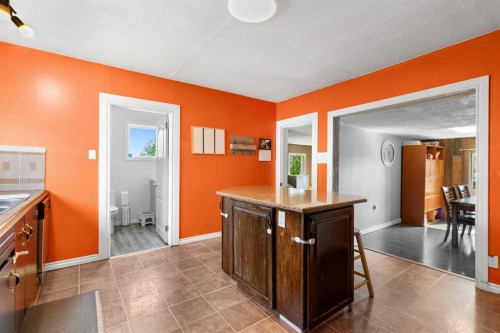 24 Main Street, Ardley, AB - Indoor Photo Showing Kitchen