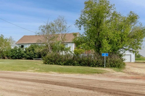 24 Main Street, Ardley, AB - Outdoor