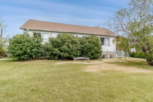 24 Main Street, Ardley, AB - Outdoor