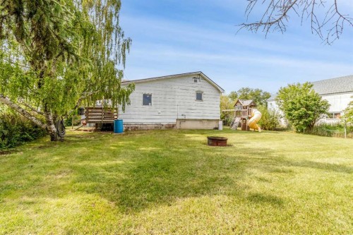24 Main Street, Ardley, AB - Outdoor