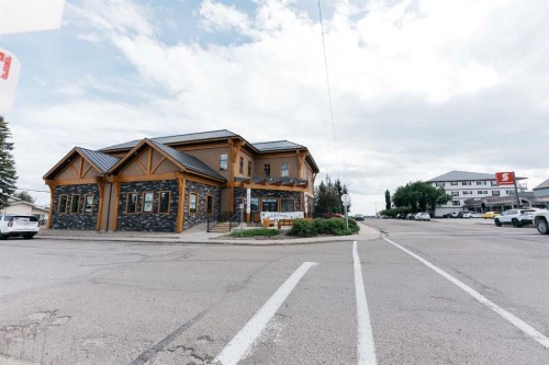 1-19 (No 3 Or 13)-4940 49 Street, Rocky Mountain House, AB - Outdoor