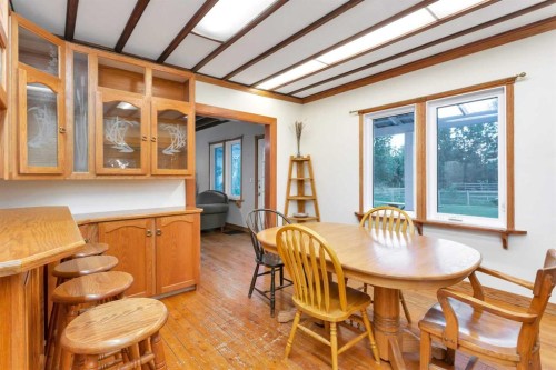 32328 Range Road 42, Rural Mountain View County, AB - Indoor Photo Showing Dining Room