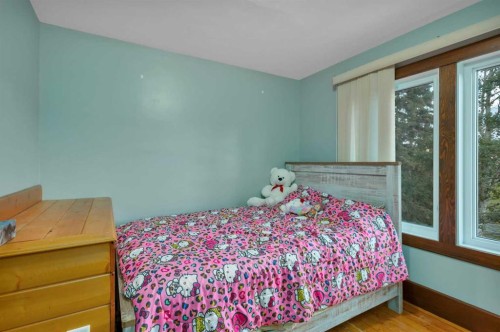 32328 Range Road 42, Rural Mountain View County, AB - Indoor Photo Showing Bedroom