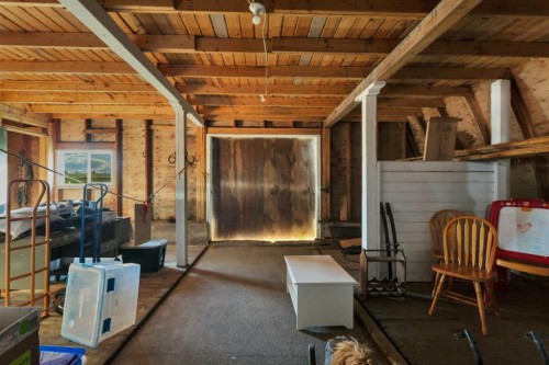 32328 Range Road 42, Rural Mountain View County, AB - Indoor Photo Showing Other Room