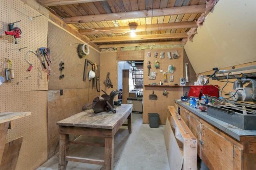 32328 Range Road 42, Rural Mountain View County, AB - Indoor Photo Showing Other Room