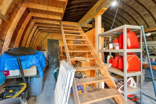 32328 Range Road 42, Rural Mountain View County, AB - Indoor