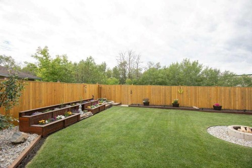 36 Harvey Close, Red Deer, AB - Outdoor