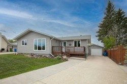 36 Harvey Close  Red Deer, AB T4N 6C4
