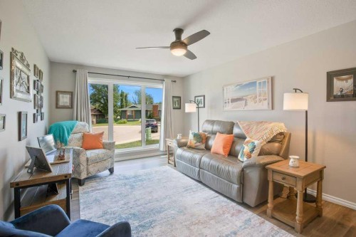36 Harvey Close, Red Deer, AB - Indoor Photo Showing Living Room