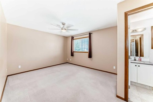 16E-32 Daines Avenue, Red Deer, AB - Indoor Photo Showing Other Room