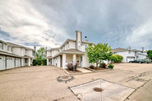 16E-32 Daines Avenue, Red Deer, AB - Outdoor