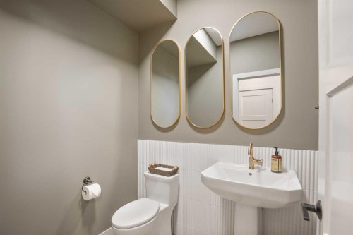 38 Springfield Boulevard, Sylvan Lake, AB - Indoor Photo Showing Bathroom