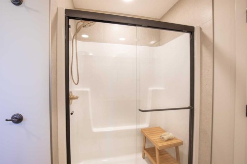 38 Springfield Boulevard, Sylvan Lake, AB - Indoor Photo Showing Bathroom