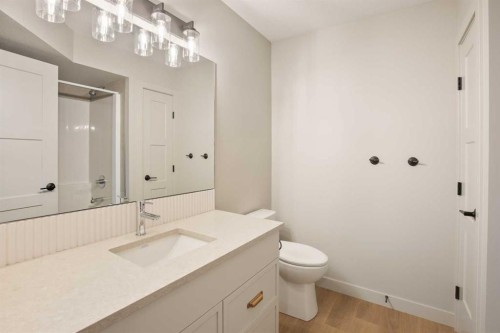 38 Springfield Boulevard, Sylvan Lake, AB - Indoor Photo Showing Bathroom