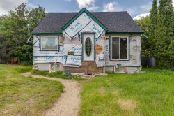 4535 Moore Crescent  Red Deer, AB T4N 2M1