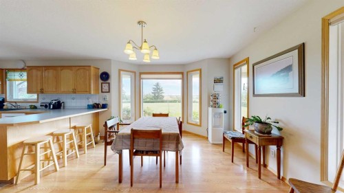 18320 Twp 39-0, Botha, AB - Indoor Photo Showing Dining Room