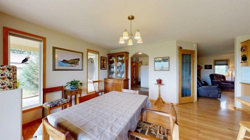 18320 Twp 39-0, Botha, AB - Indoor Photo Showing Dining Room