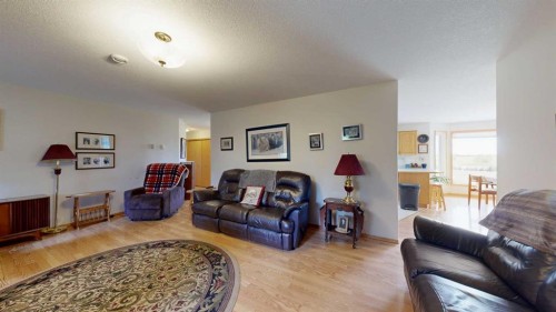 18320 Twp 39-0, Botha, AB - Indoor Photo Showing Living Room