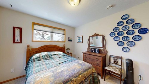 18320 Twp 39-0, Botha, AB - Indoor Photo Showing Bedroom