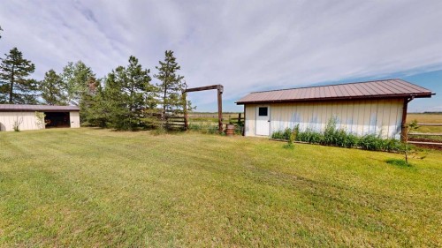 18320 Twp 39-0, Botha, AB - Outdoor