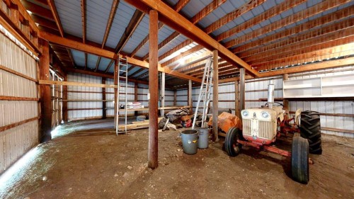 18320 Twp 39-0, Botha, AB - Indoor Photo Showing Other Room