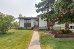 20 Larne Place  Penhold, AB T0M 1R0