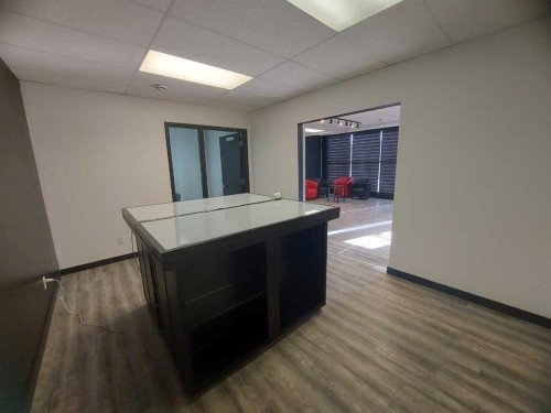1-4418 50 Avenue, Red Deer, AB 
