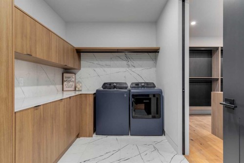 71 Birchcliff Road, Birchcliff, AB - Indoor Photo Showing Laundry Room