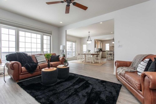 217-27111 Highway 597, Rural Lacombe County, AB - Indoor Photo Showing Living Room
