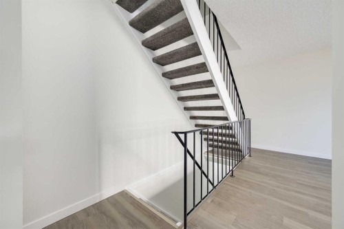 35-20 Alford Avenue, Red Deer, AB - Indoor Photo Showing Other Room