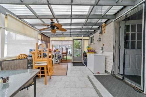 4903 53 Street, Innisfree, AB - Indoor Photo Showing Garage