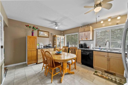 4903 53 Street, Innisfree, AB - Indoor Photo Showing Dining Room