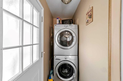 4903 53 Street, Innisfree, AB - Indoor Photo Showing Laundry Room