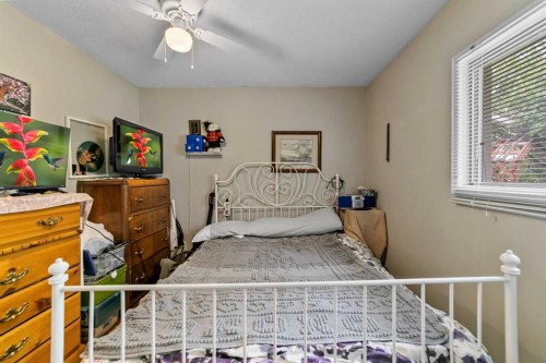 4903 53 Street, Innisfree, AB - Indoor Photo Showing Bedroom