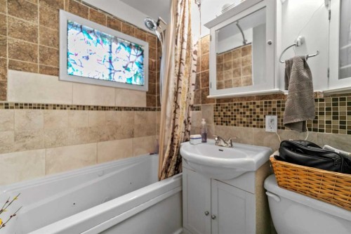 4903 53 Street, Innisfree, AB - Indoor Photo Showing Bathroom