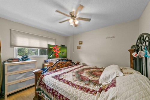 4903 53 Street, Innisfree, AB - Indoor Photo Showing Bedroom