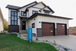 125 Emerald Drive  Red Deer, AB T4P 3G7