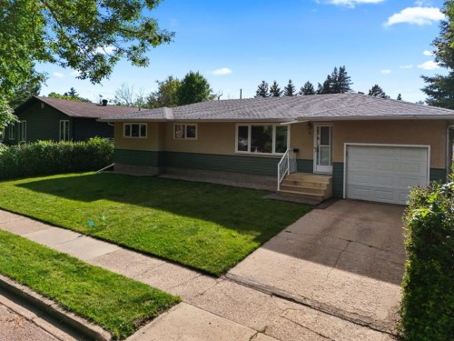 2 Montclare Avenue  Camrose, AB T4V 2K8