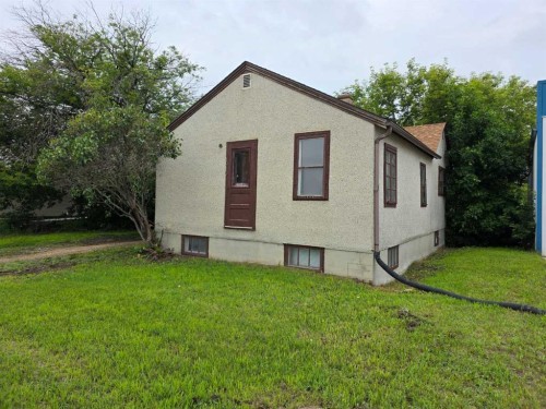 4910 Hwy 2A, Lacombe, AB - Outdoor