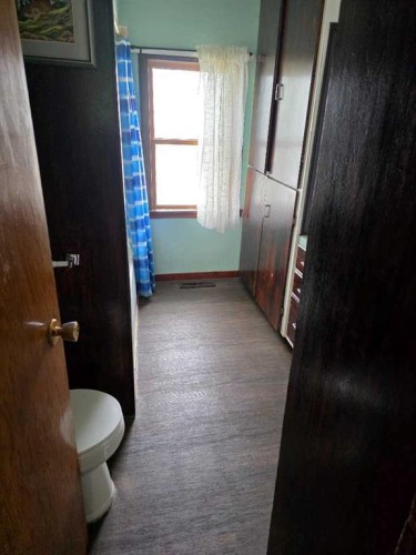 4910 Hwy 2A, Lacombe, AB - Indoor