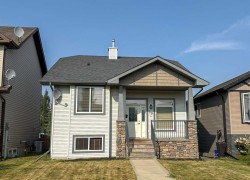 39 Reynolds Road  Sylvan Lake, AB T4S 0C2