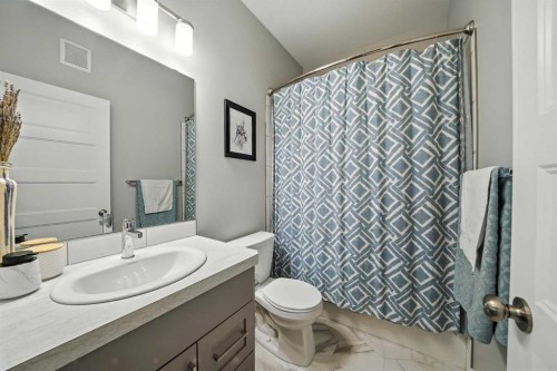 2 Trebble Close, Red Deer, AB - Indoor Photo Showing Bathroom