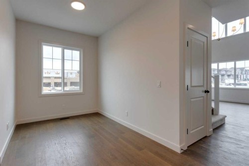 21 Bayview Mews Sw, Airdrie, AB - Indoor Photo Showing Other Room