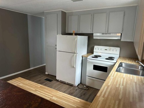 607 Limestone Way, Nordegg, AB - Indoor Photo Showing Kitchen With Double Sink