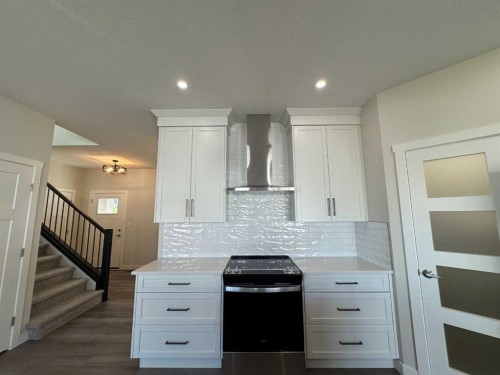 49 Emmett Crescent, Red Deer, AB - Indoor Photo Showing Kitchen