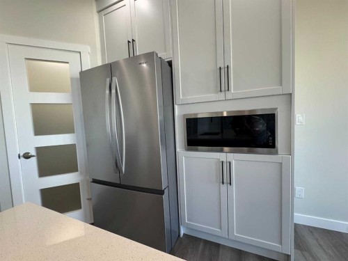 49 Emmett Crescent, Red Deer, AB - Indoor Photo Showing Kitchen