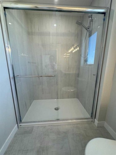 49 Emmett Crescent, Red Deer, AB - Indoor Photo Showing Bathroom