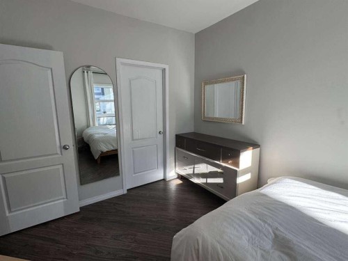 371-333 Riverfront Avenue Se, Calgary, AB - Indoor Photo Showing Bedroom